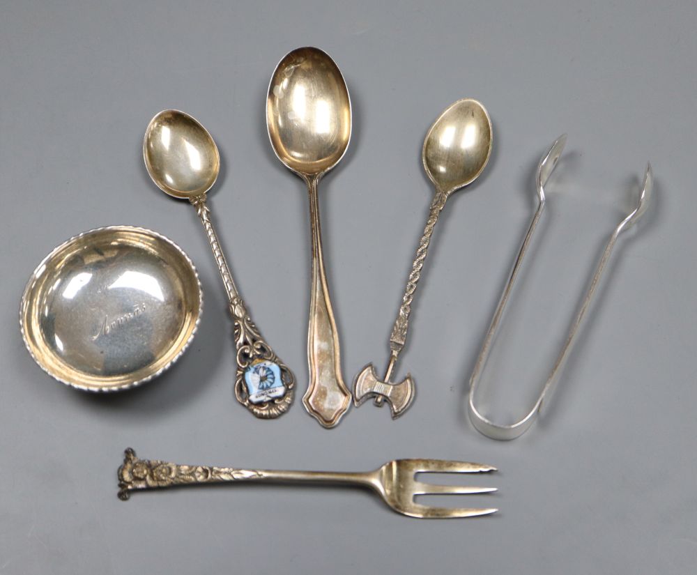 A pair of Continental silver grape scissors, a cased set of six silver cake forks and sundry items